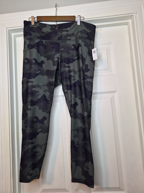 Old Navy Pants - Old Navy Camo Leggings in Olive Green and Black 2x